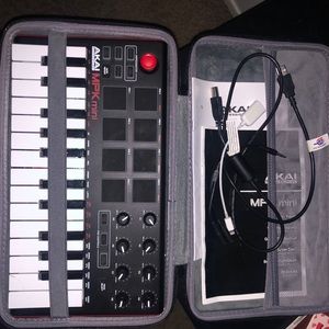 Mpk mini with candy head phones
